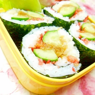 ❤w胡瓜と花小エビの巻き寿司❤